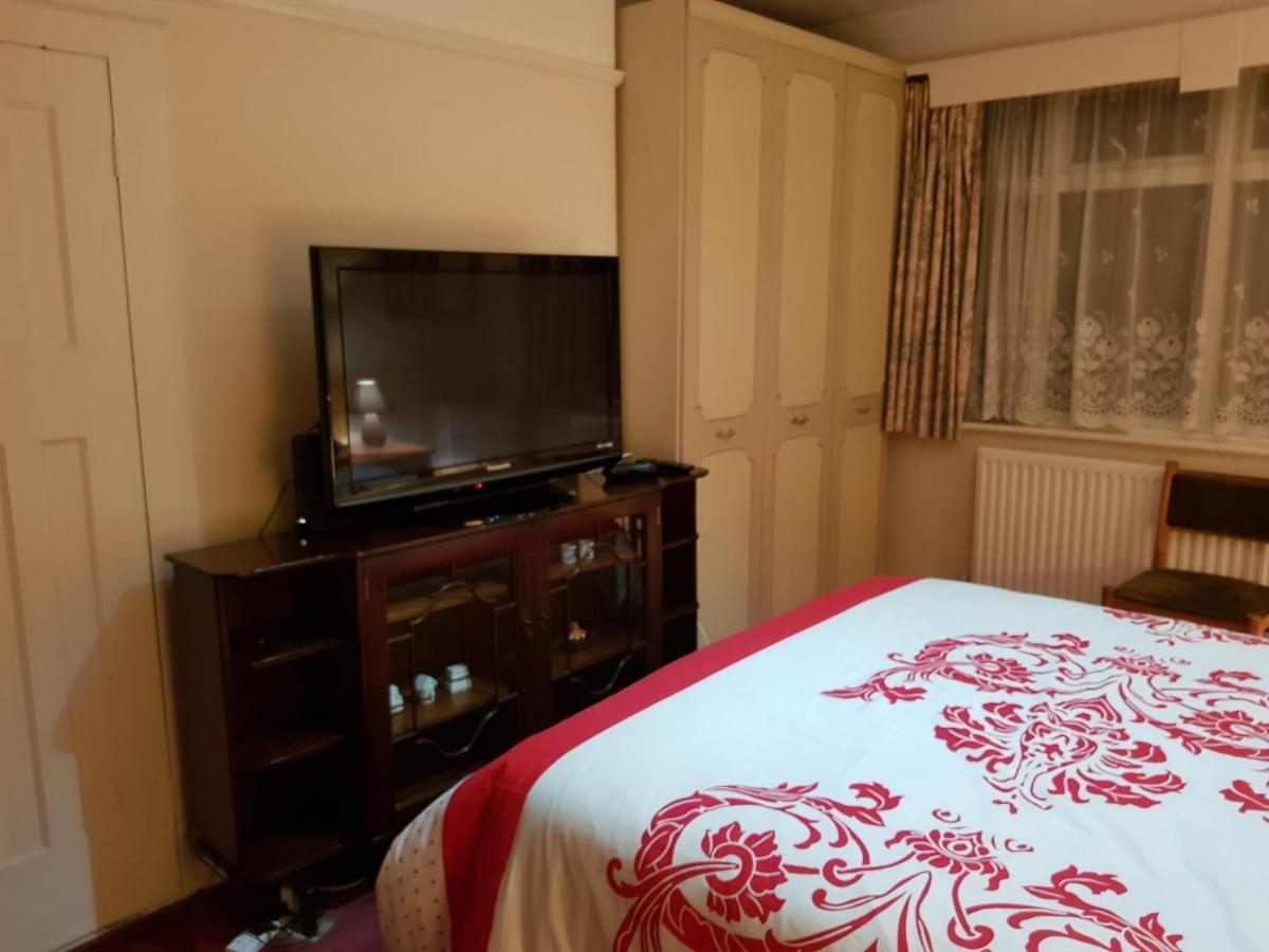 Guest House Ellipse - Фінчлі Екстер'єр фото